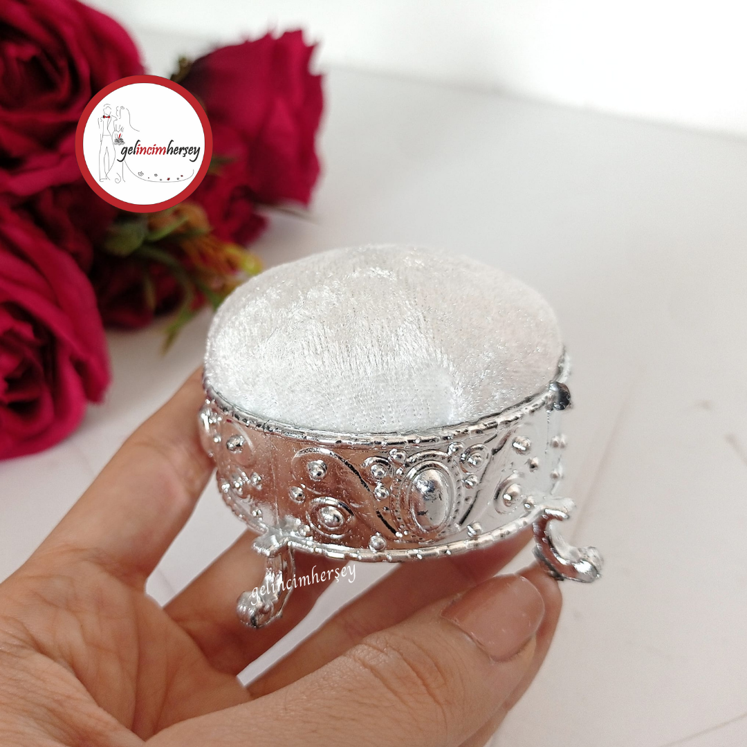 gelincimherşeybeyazpufiğnelik1