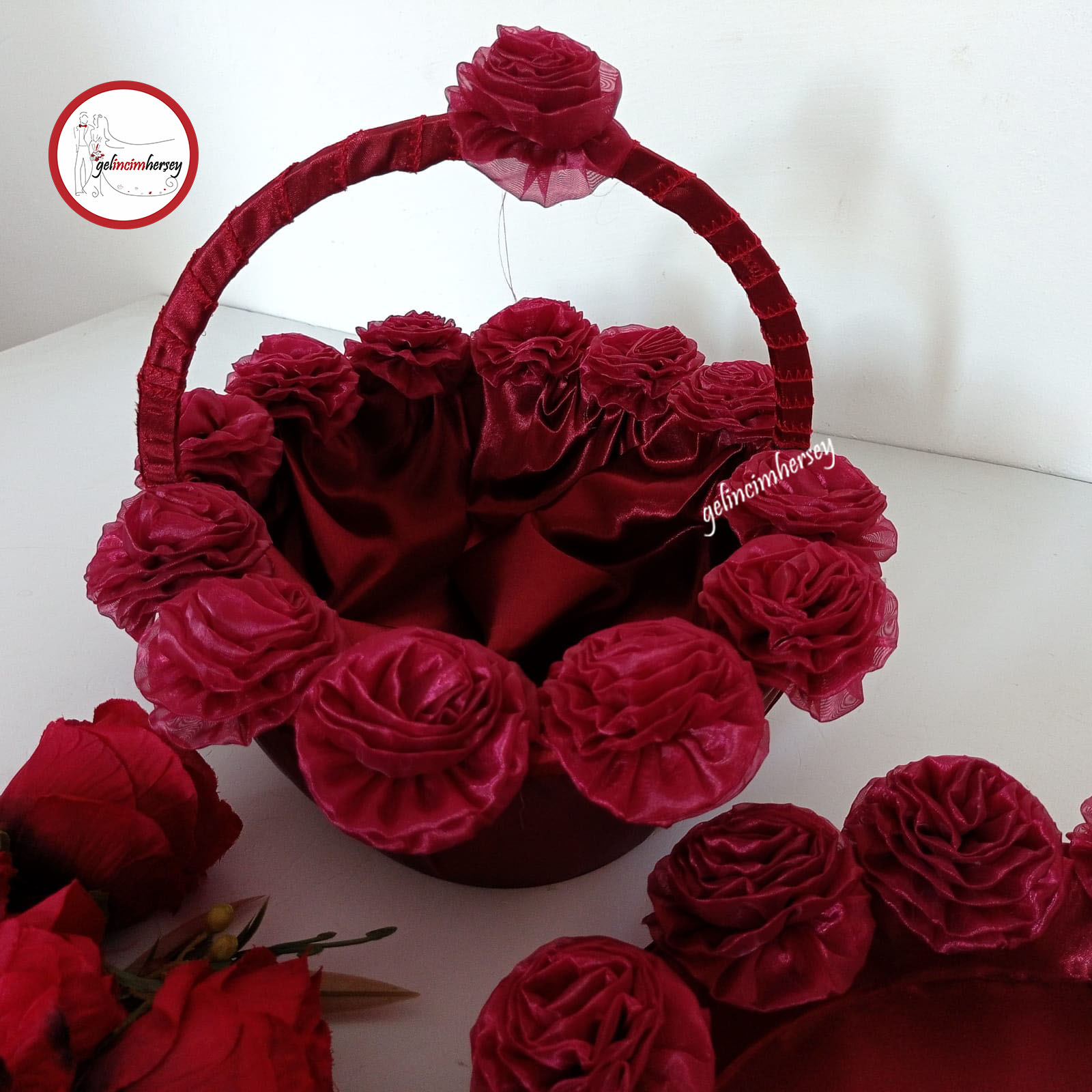 gelincimherşey bordo gül ponpon sepet tepsi.