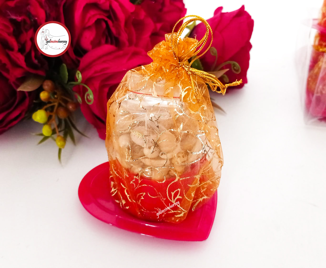 gelincimhersey Kırmızı altlıklı çerezlik kutu 1.