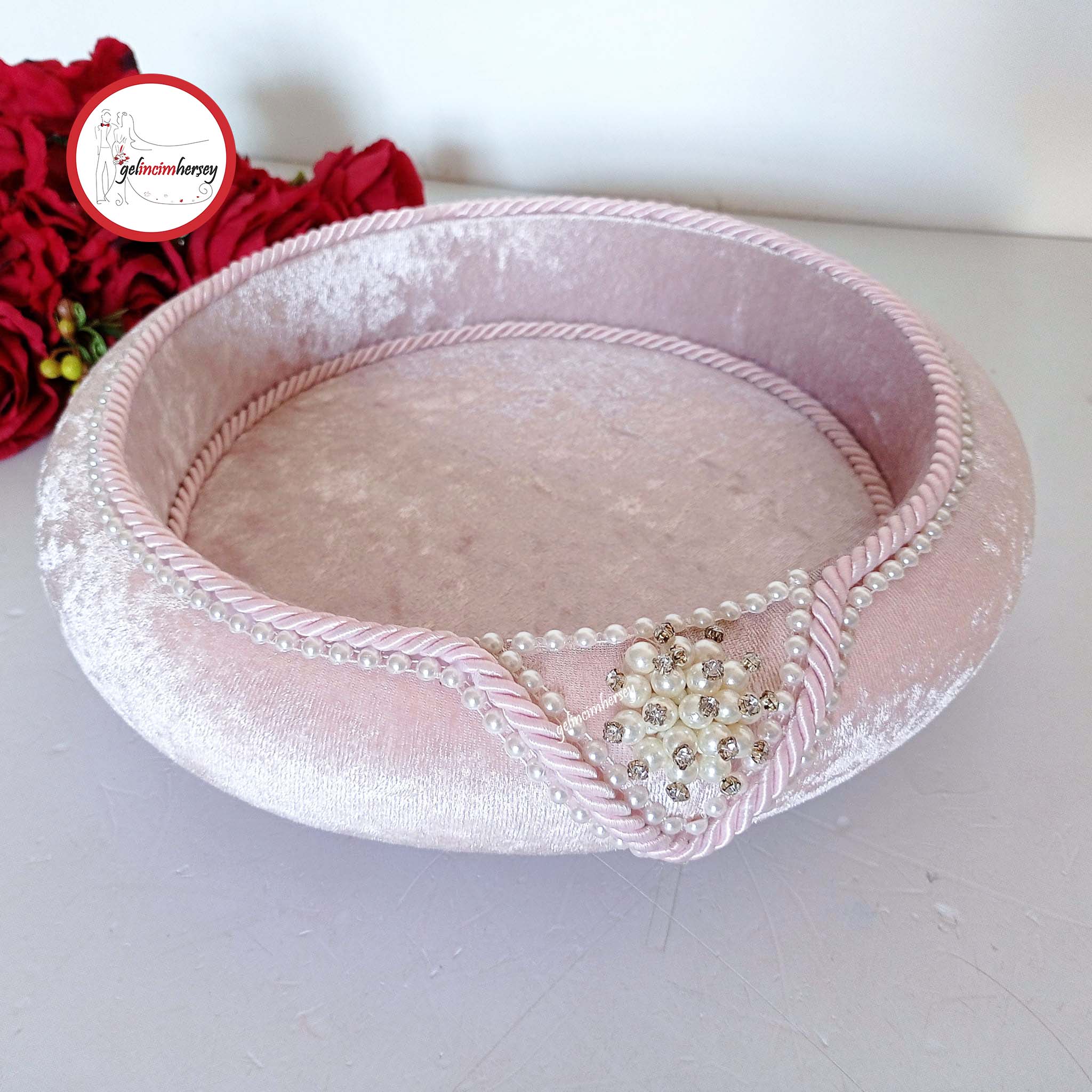 gelincimherşeypudrapembeyuvarlakhavluluk