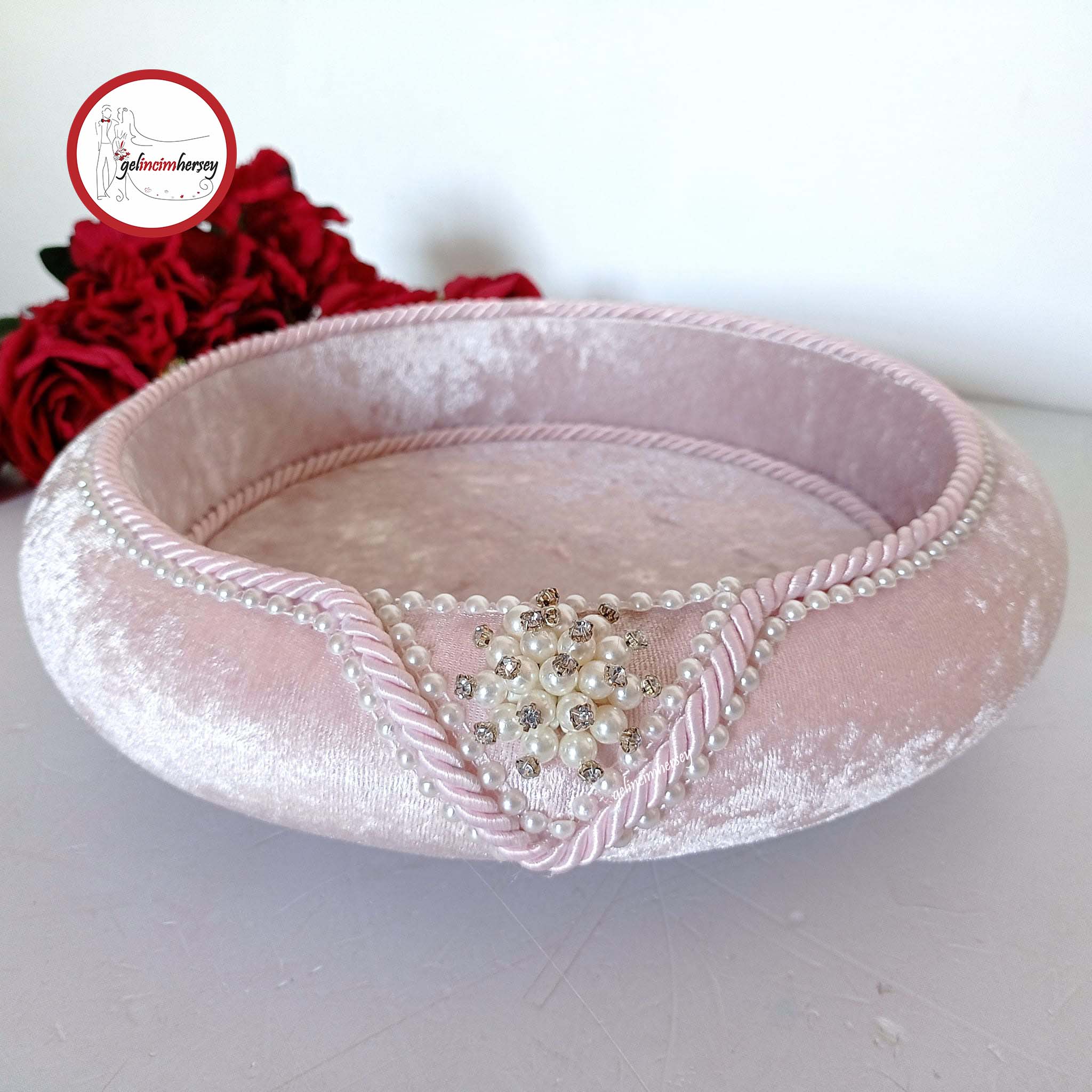 gelincimherşeypudrapembeyuvarlakhavluluk1