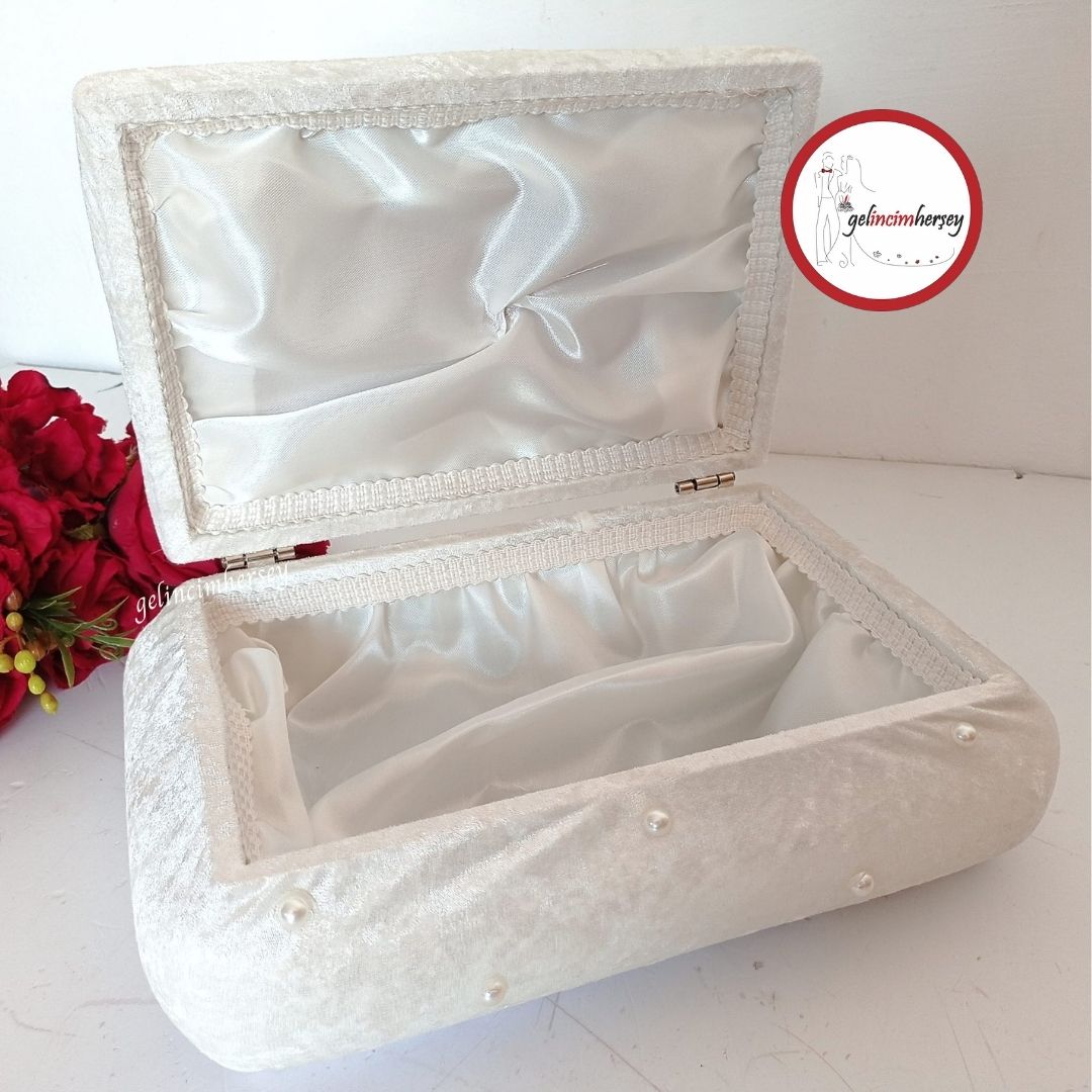 gelincimherşeykremmakyajsandığı