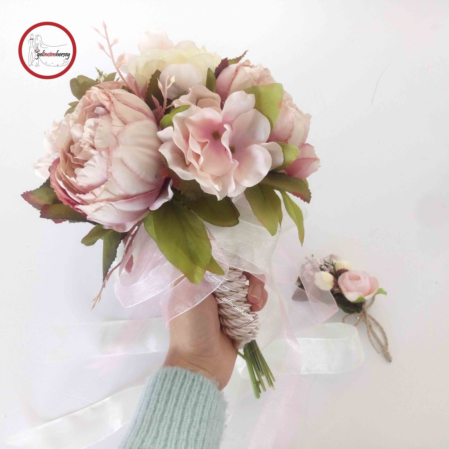 GelincimherseyGelinBuketiveDamatYakaCicegiKremPudra2