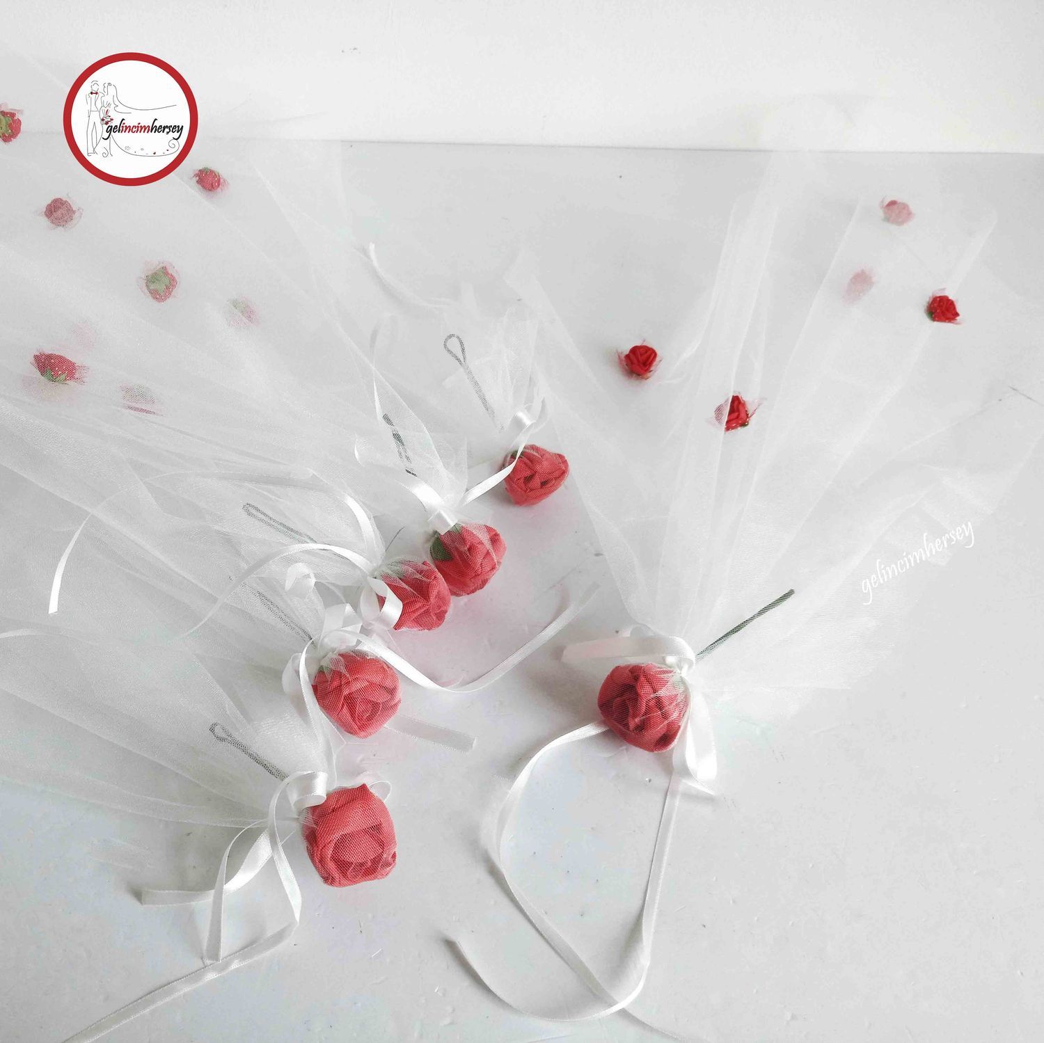 GelincimherseyCicekliKonvoySusuKirmizi1