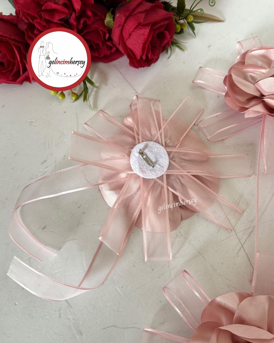 GelincimherşeySatenDekoratifÇiçekliBohçaSüsüPudra1