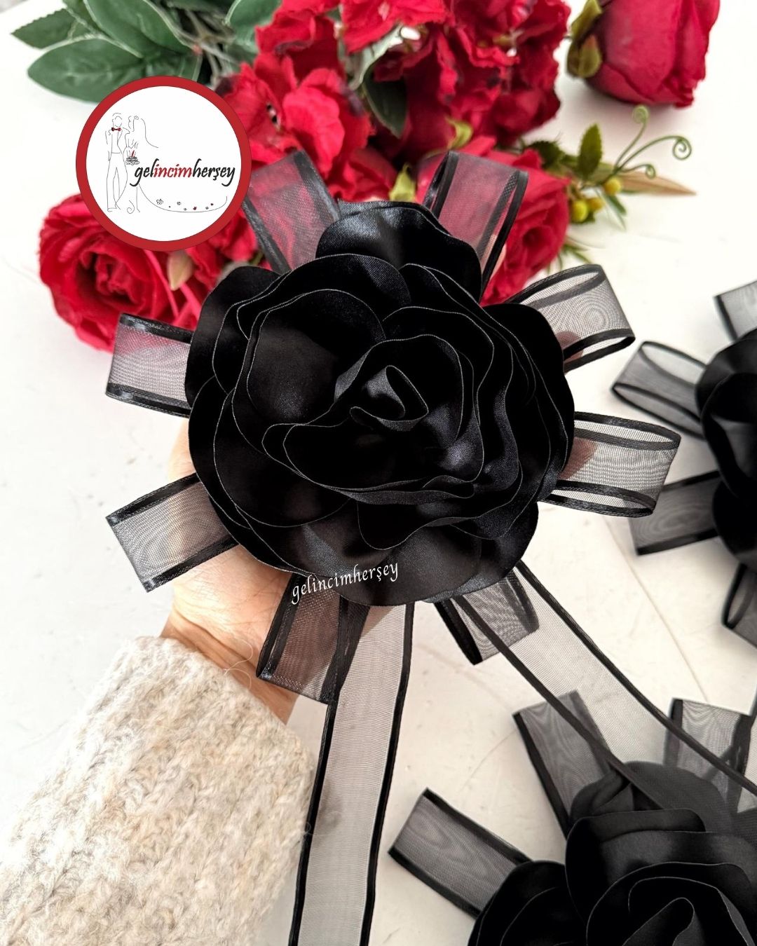 GelincimherşeySatenDekoratifÇiçekliBohçaSüsüSiyah