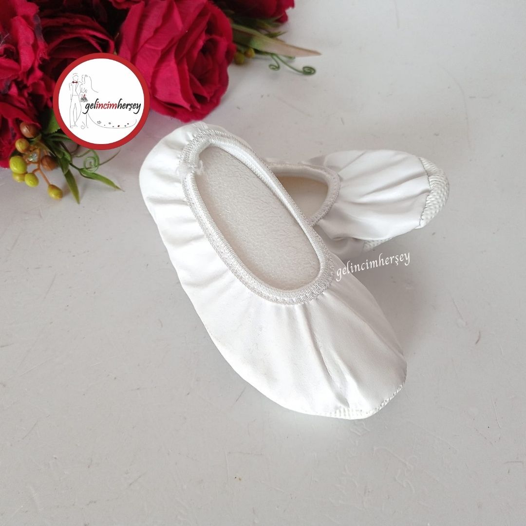 GelincimherşeyÖzelGösteriDansBabetiPisiPisiBeyaz1