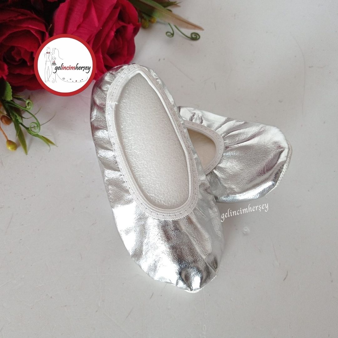 GelincimherşeyÖzelGösteriDansBabetiPisiPisiGümüş