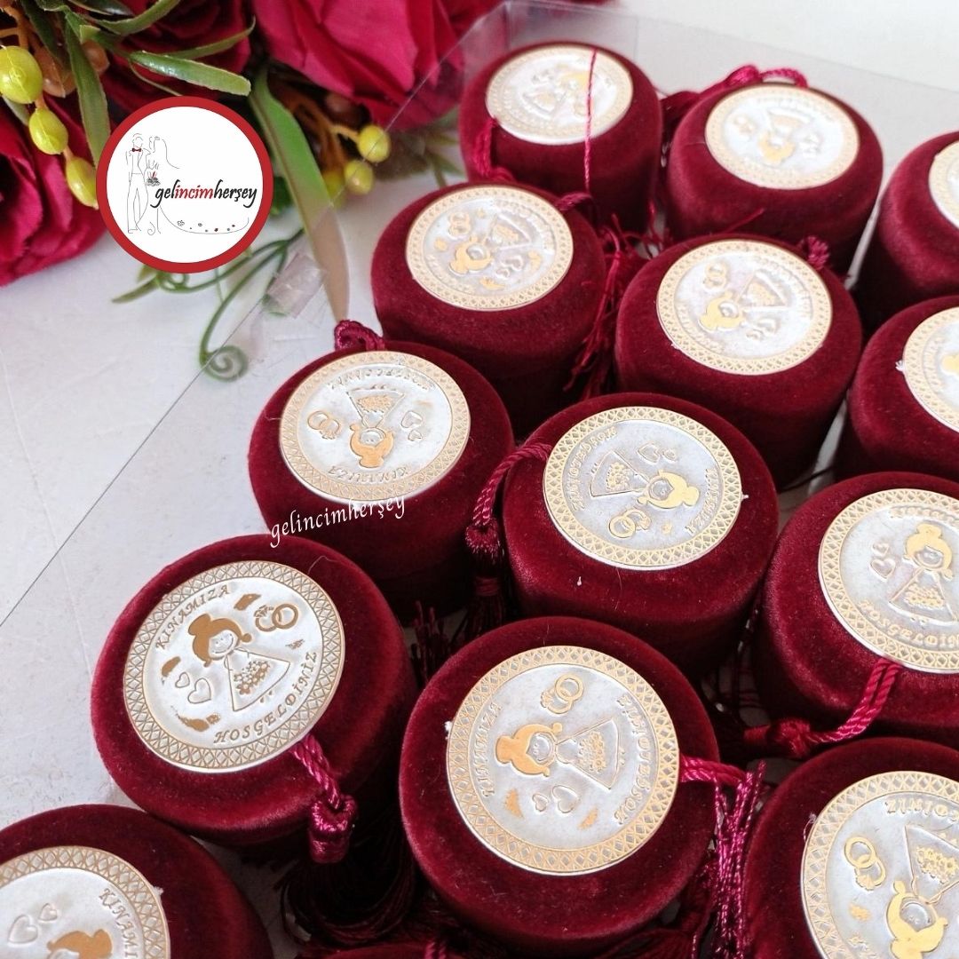 Gelincimherşey20liPüsküllüYuvarlakKutuHediyelikKınaBordoPüskül1