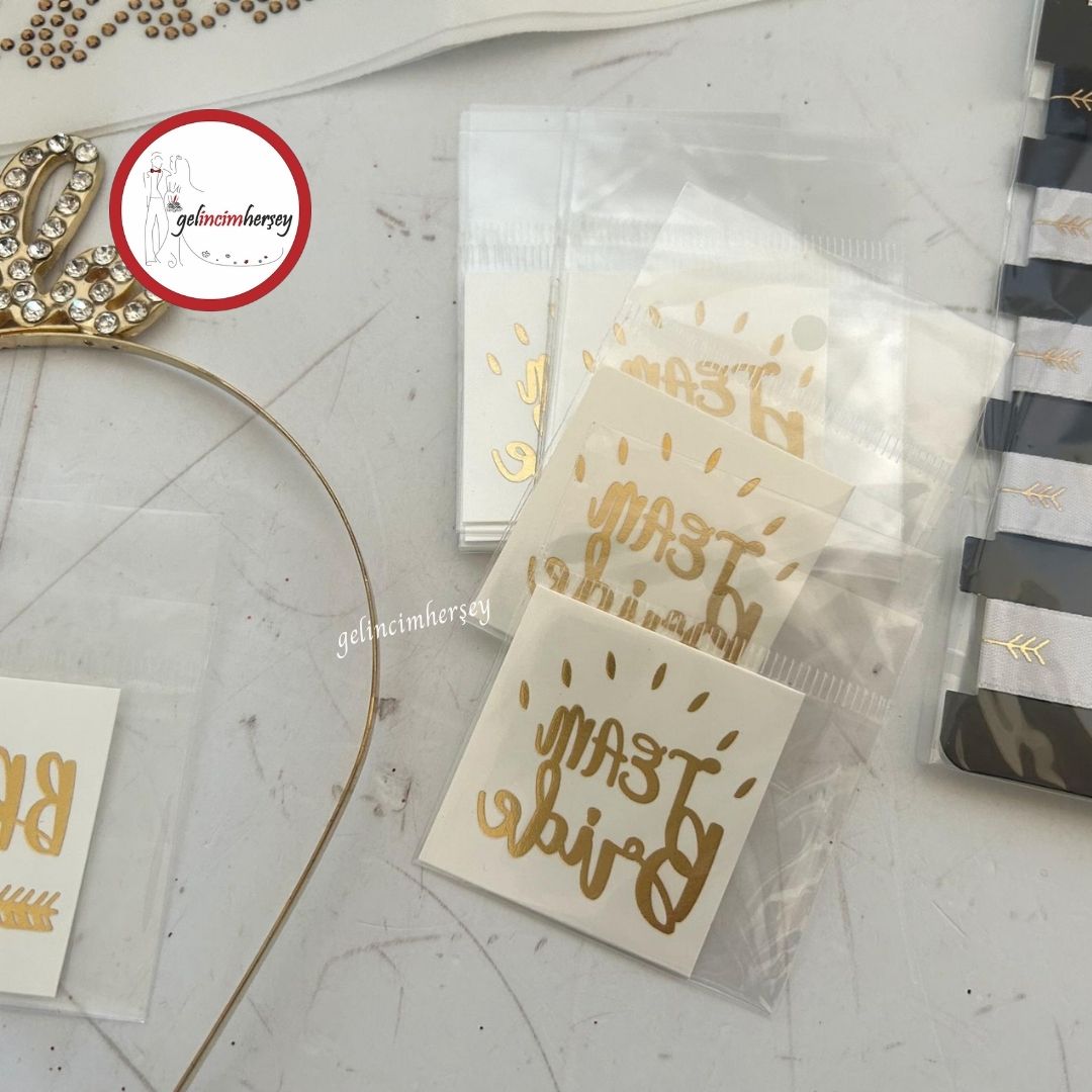 GelincimherşeyBrideToBeTaşlıKuşakTaçBileklikveStickerSetAltın4