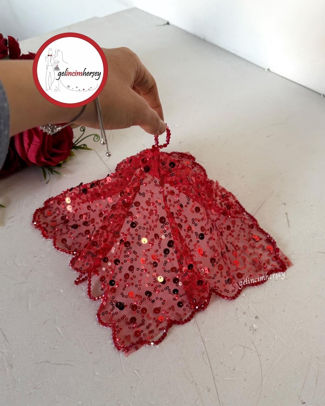GelincimherşeyKristalBoncukİşlemeliGelinHalayMendiliKırmızı1