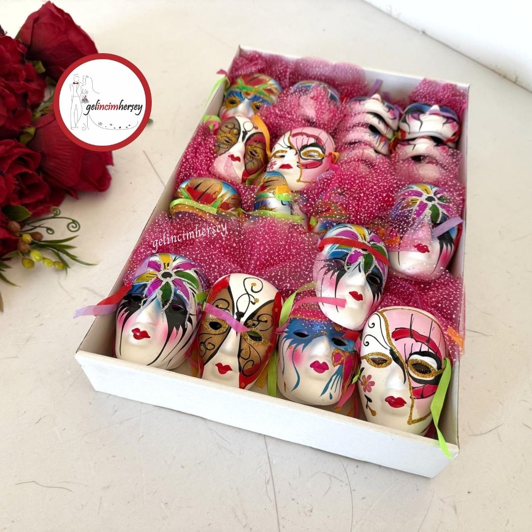 Gelincimherşey40’lıMaskeliYüzFigürlüMagnetliKına Hediyelikleri