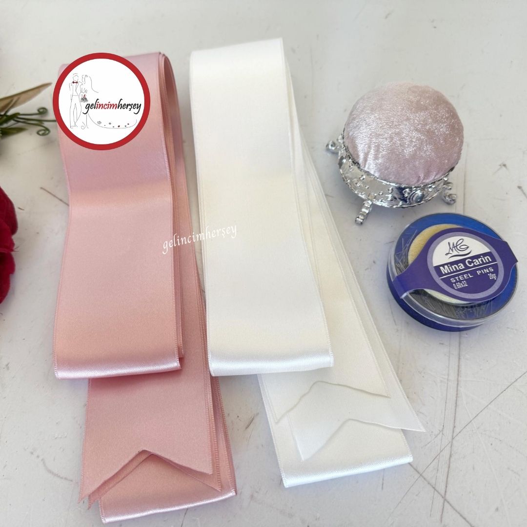 GelincimherşeyGelinDamatTakıMerasimiiçinSadeTakıKurdelesiİğneveİğneliksetPudra-Krem1