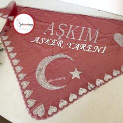 Gelincimherşey Kırmızı Yazılı Üçgen Asker Yareni Şal - AŞKIM