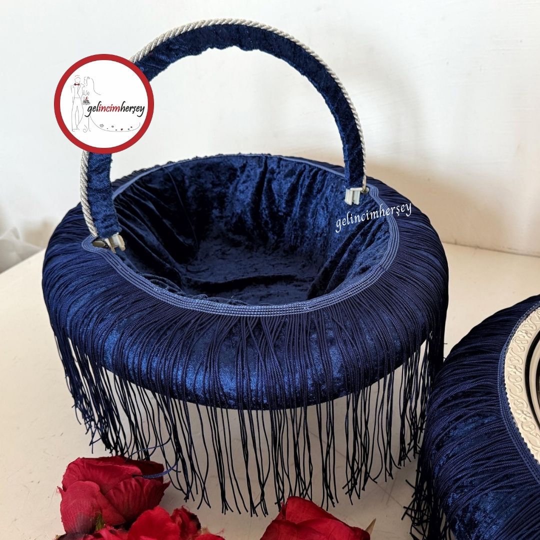 GelincimherşeyPüsküllüKadifeKaplamaGümüşMetalTepsiliKınaSepetiveKınaTepsisiLacivert