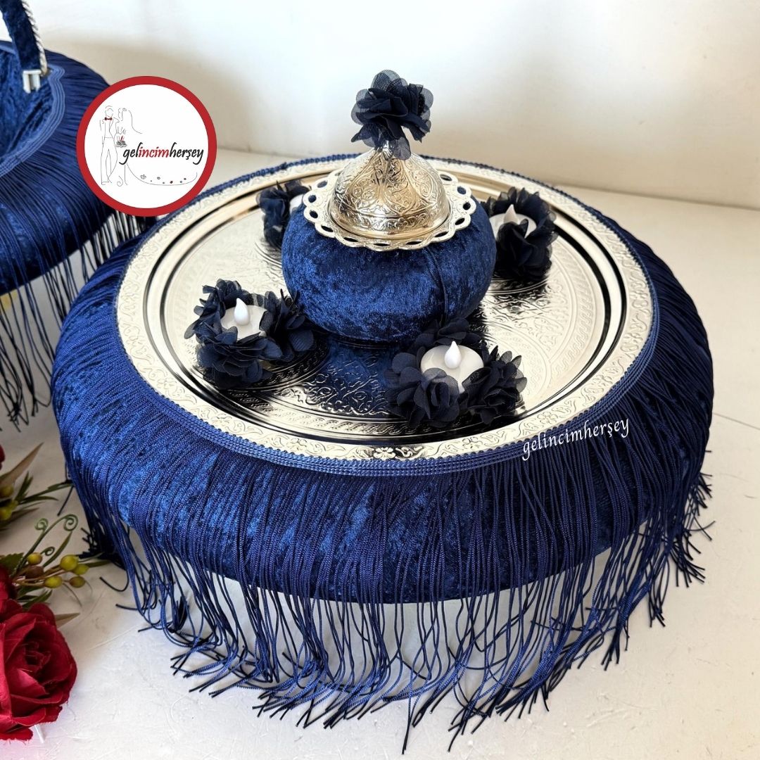 GelincimherşeyPüsküllüKadifeKaplamaGümüşMetalTepsiliKınaSepetiveKınaTepsisiLacivert2
