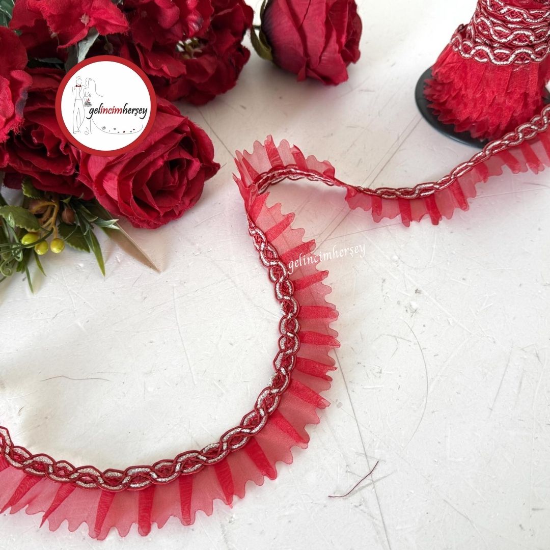 GelincimherşeyDekoratifŞeritTırtıklıFırfırKırmızıGümüş1