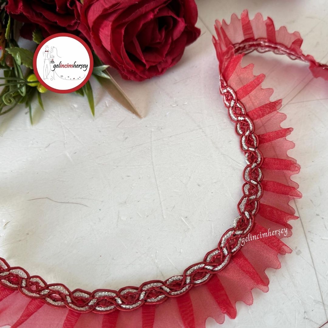 GelincimherşeyDekoratifŞeritTırtıklıFırfırKırmızıGümüş2