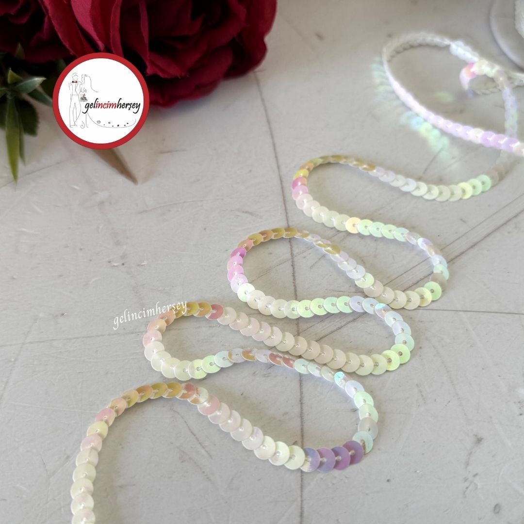 GelincimherşeyDikilebilirPayetliŞeritPulluParlakDekoratifŞerit5mtSedefliBeyaz