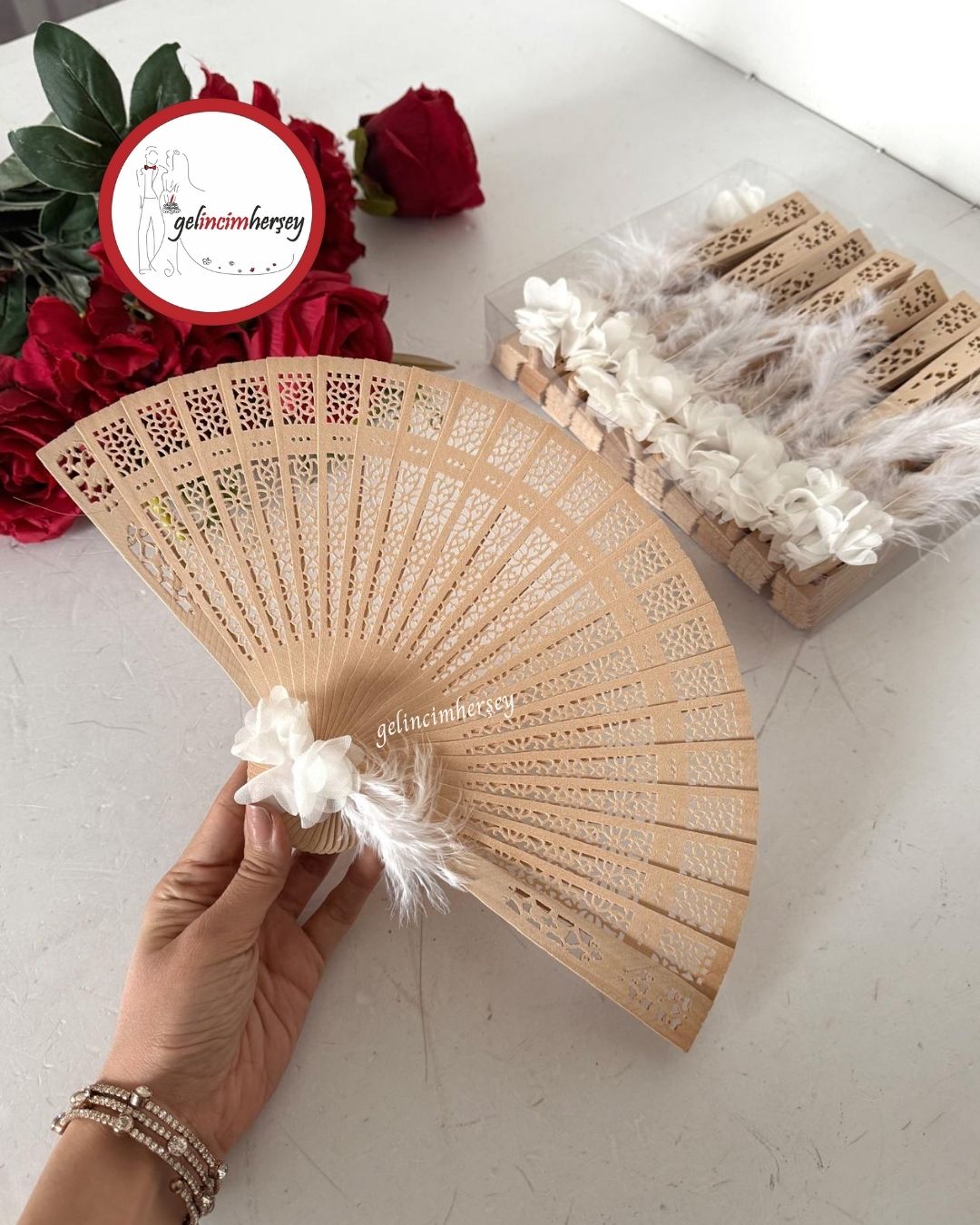 Gelincimherşey20'liÇiçekliTüylüAhşapYelpazeHediyelikEkru