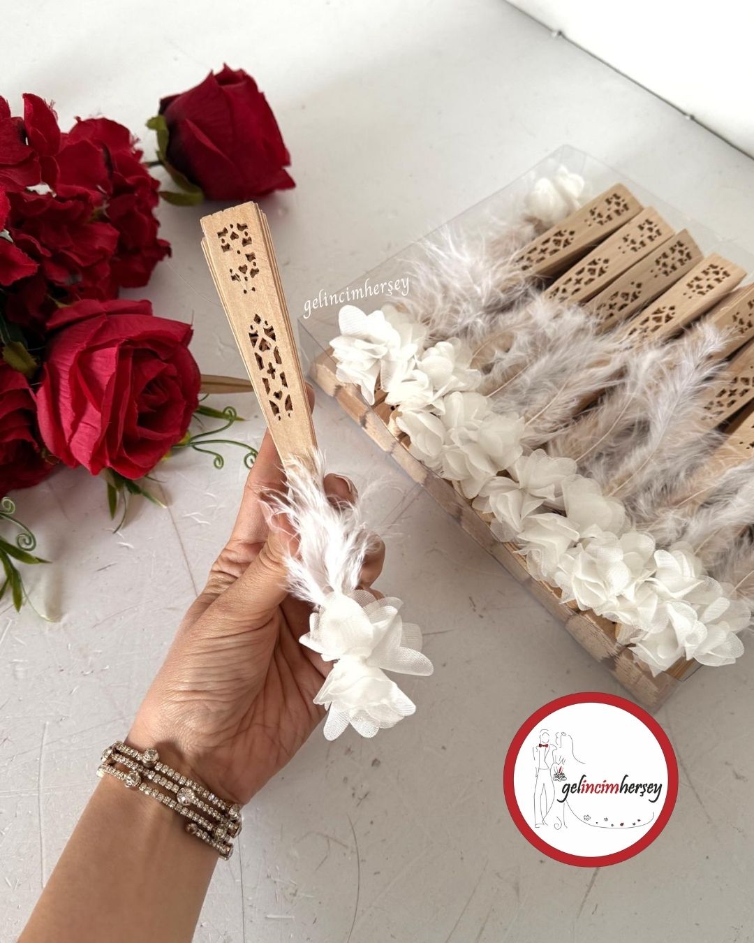 Gelincimherşey20'liÇiçekliTüylüAhşapYelpazeHediyelikEkru2