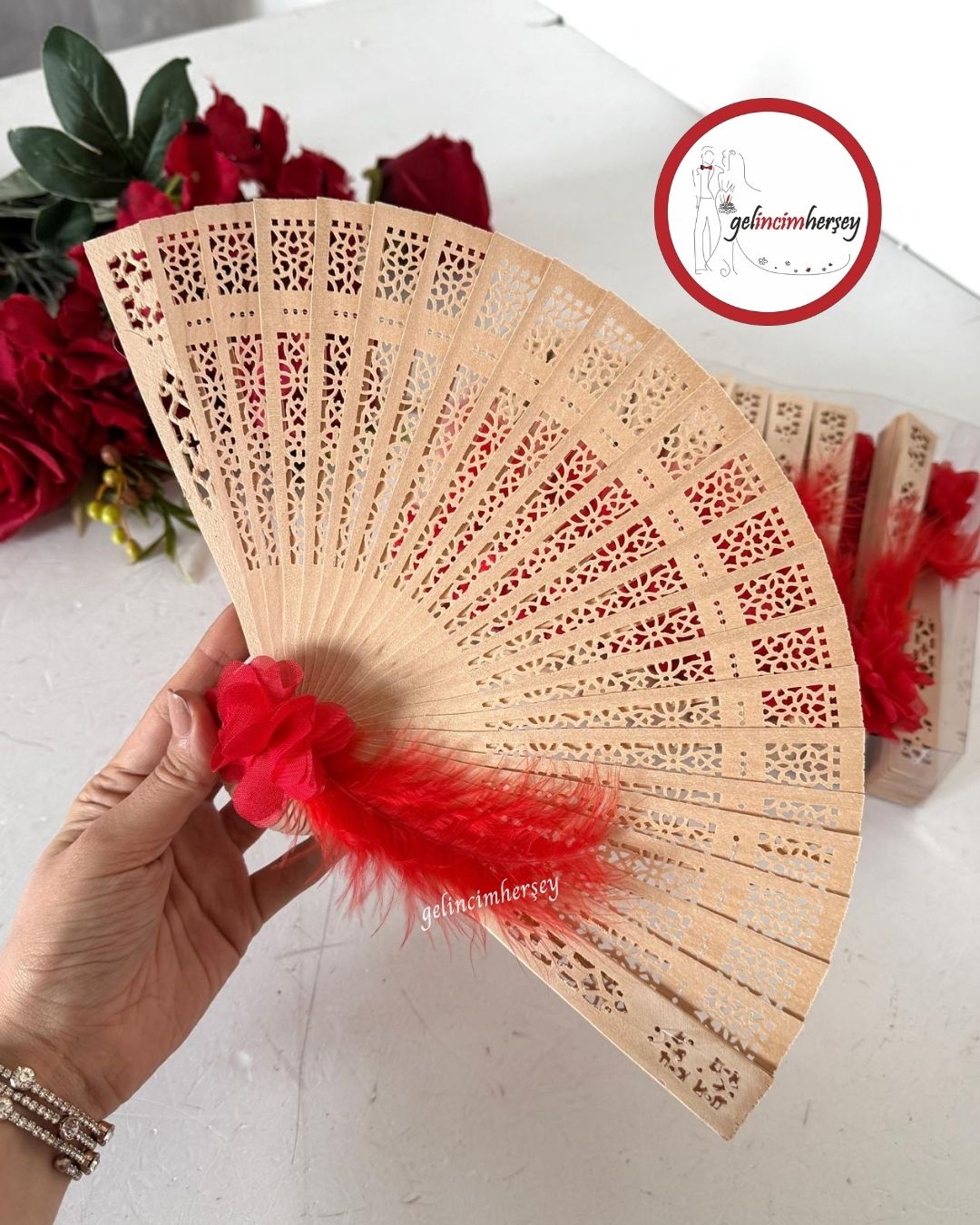 Gelincimherşey20'liÇiçekliTüylüAhşapYelpazeHediyelikKırmızı