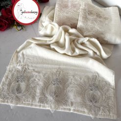 Gelincimherşey 3'lü Krem Geniş Lüks Nakışlı Fransız Güpürlü Kadife Dokulu El & Yüz Havlu Seti