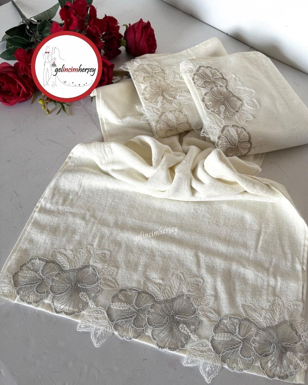 Gelincimherşey 3'lü Krem Lüks Nakışlı Fransız Güpürlü El & Yüz Havlu Seti