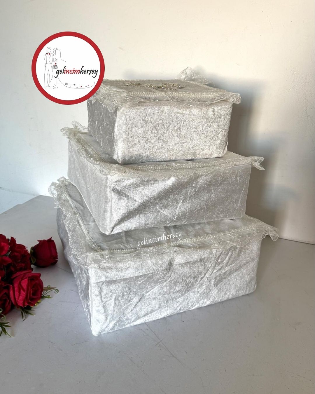Gelincimherşey3'lüNişanÇeyizBohçasıİçinDantelliKadifeHurçEkru