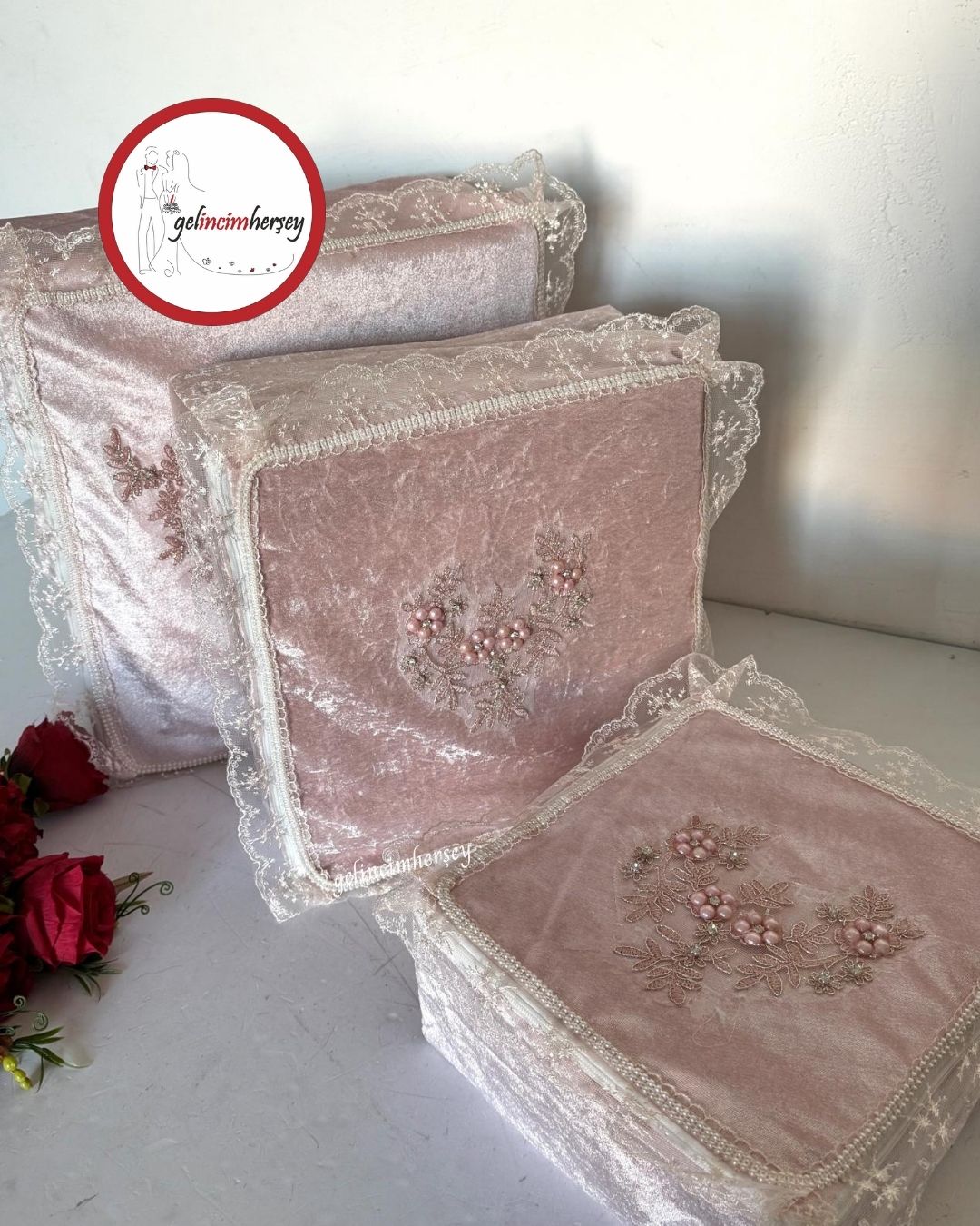 Gelincimherşey3'lüNişanÇeyizBohçasıİçinDantelliKadifeHurçPudra2