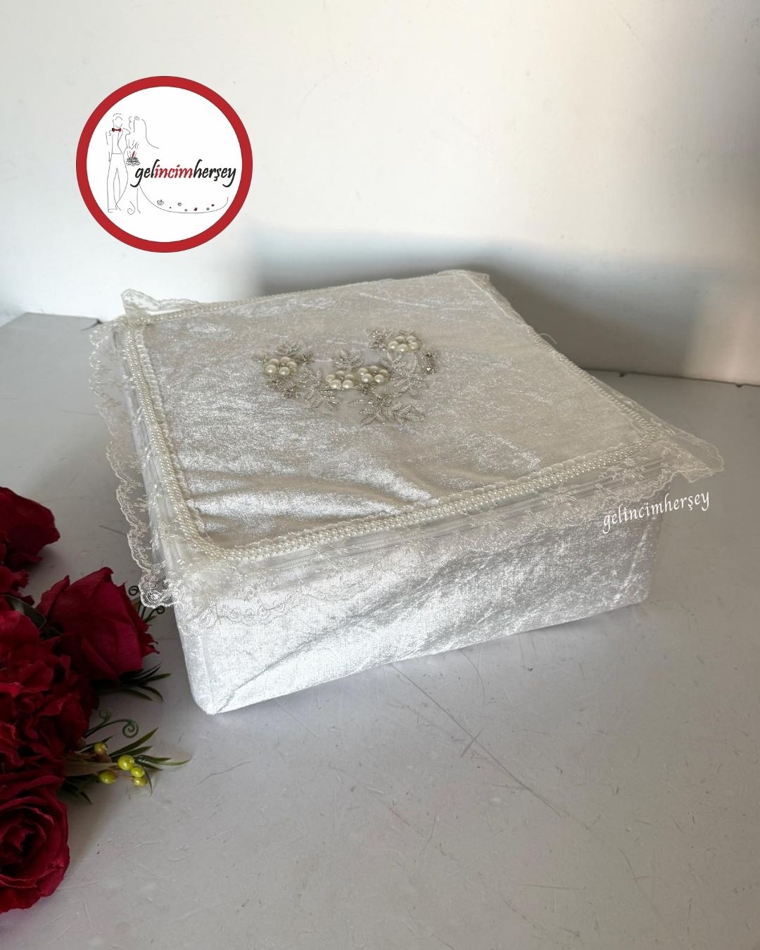 GelincimherşeyNişanÇeyizBohçasıİçinDantelliKadifeHurçOrtaBoyEkru