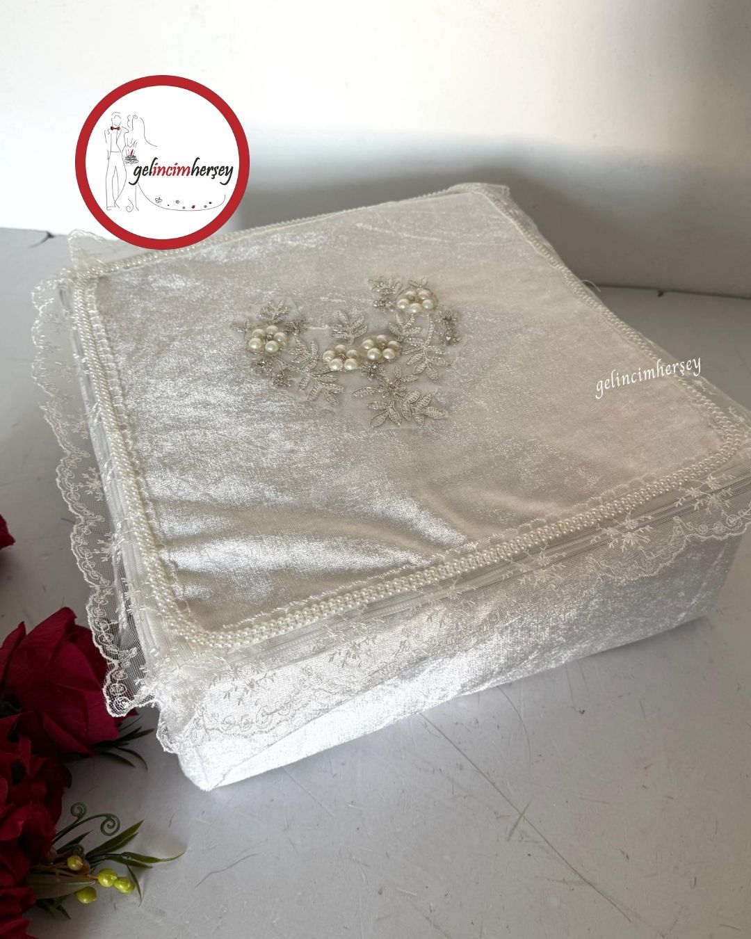 GelincimherşeyNişanÇeyizBohçasıİçinDantelliKadifeHurçOrtaBoyEkru1