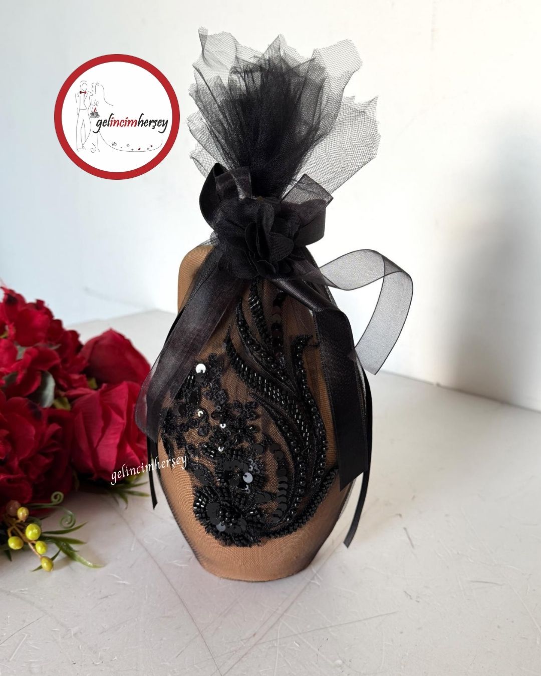 GelincimherşeyVipDantelliKınaTestisiSiyah