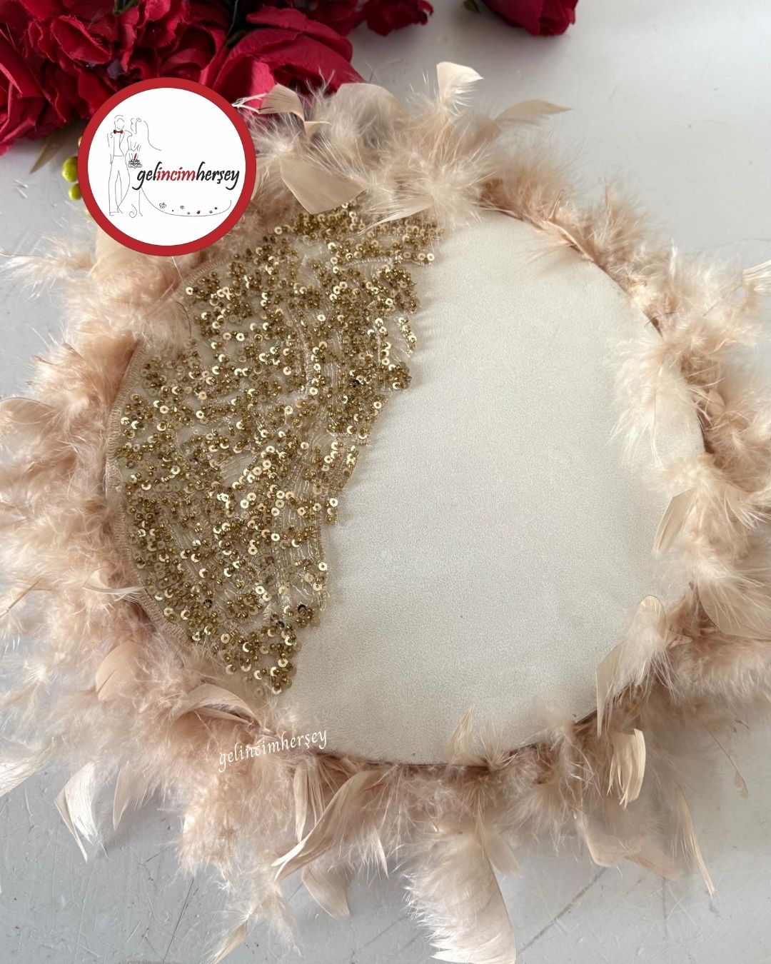 GelincimherşeyVipDantelliTüylüGelinTefiAltın2