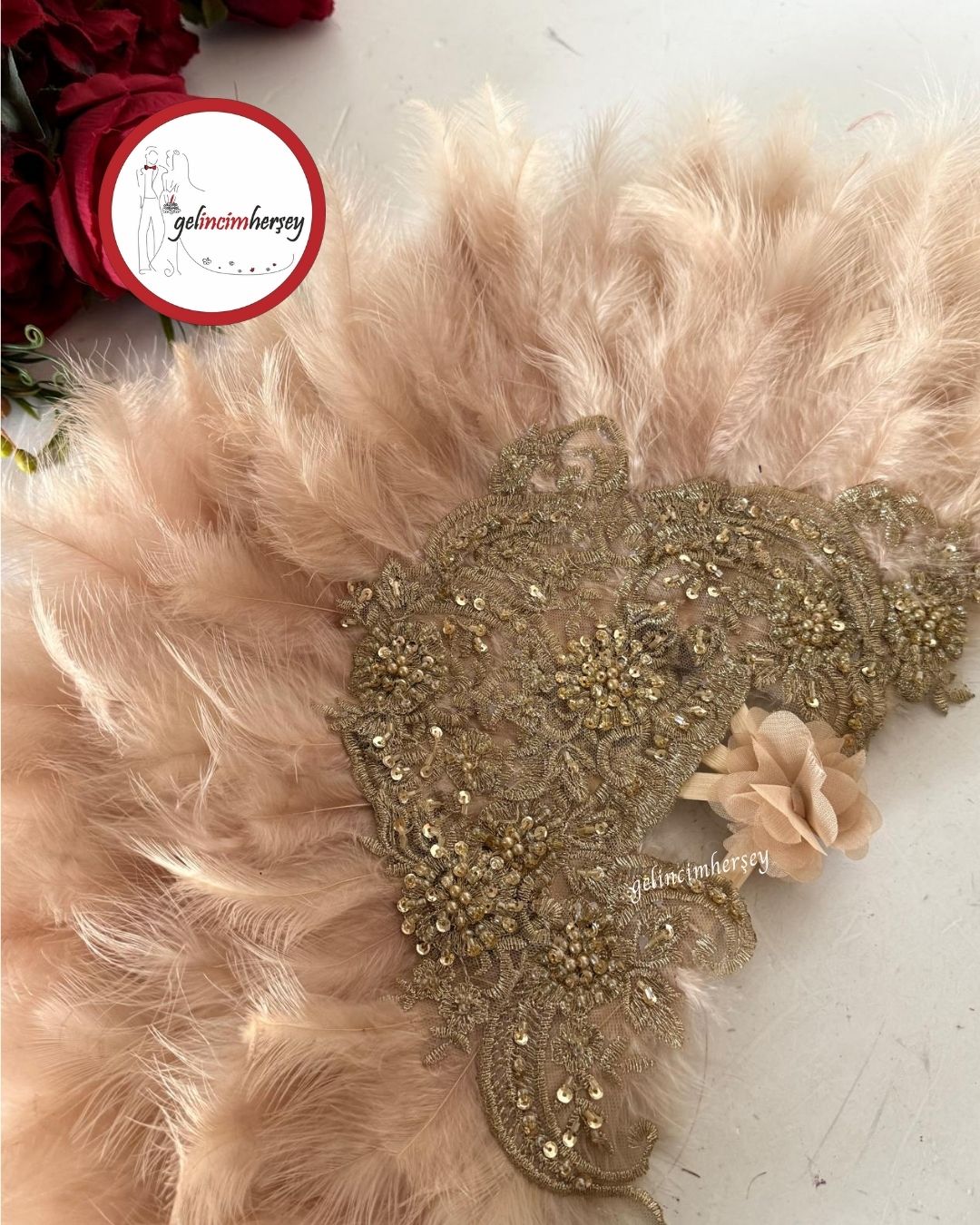 GelincimherşeyVipDantelliTüylüGelinYelpazesiAltın2