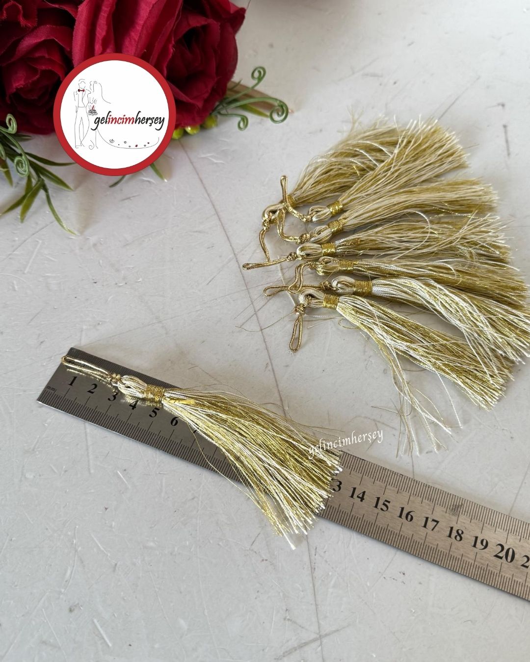 Gelincimherşey2RenkSimPüskül7cmAltınKrem2