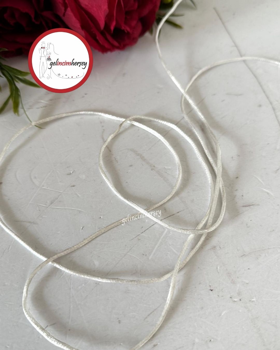 GelincimherşeyFloşİp2mm5mtKırıkBeyaz