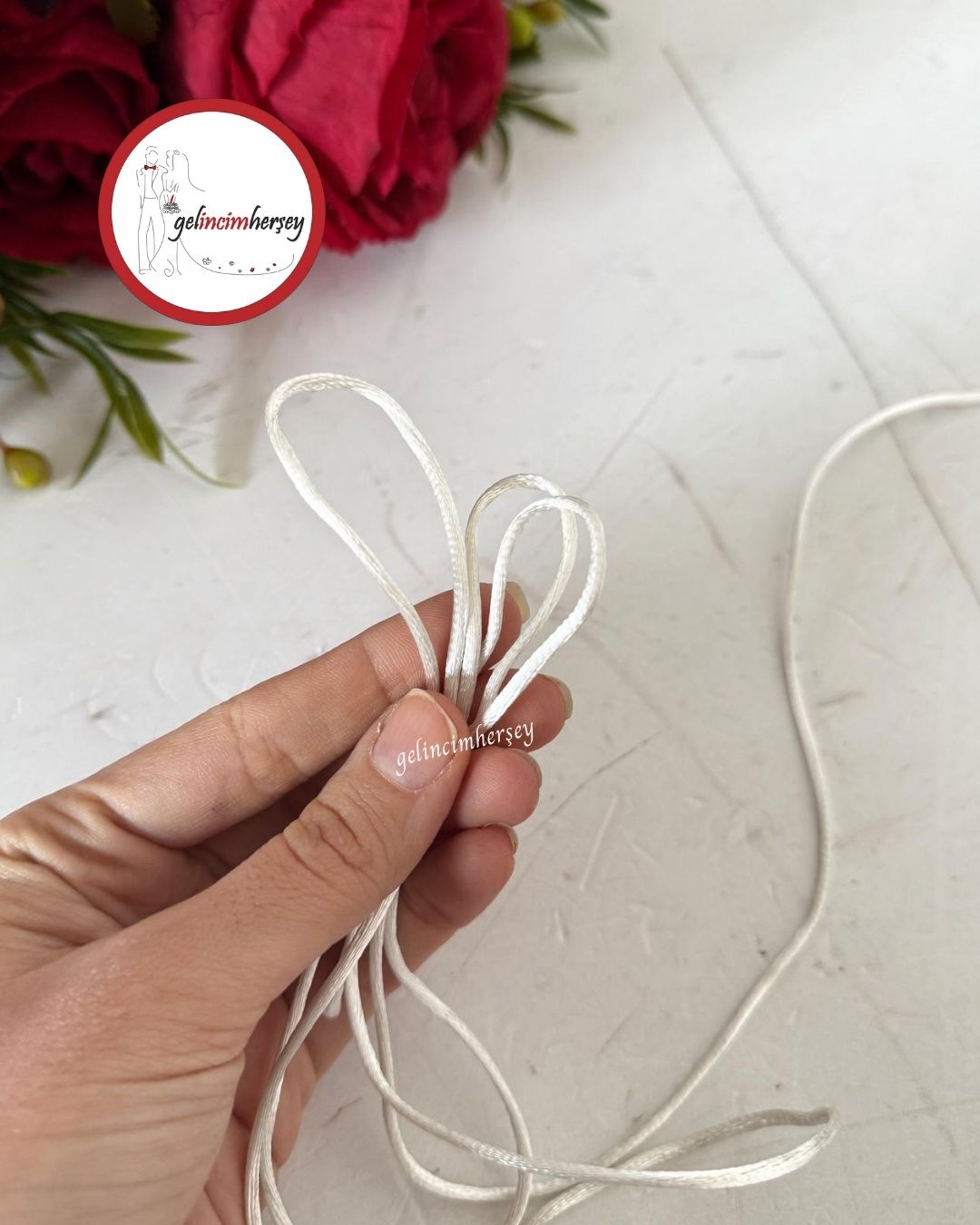 GelincimherşeyFloşİp2mm5mtKırıkBeyaz2