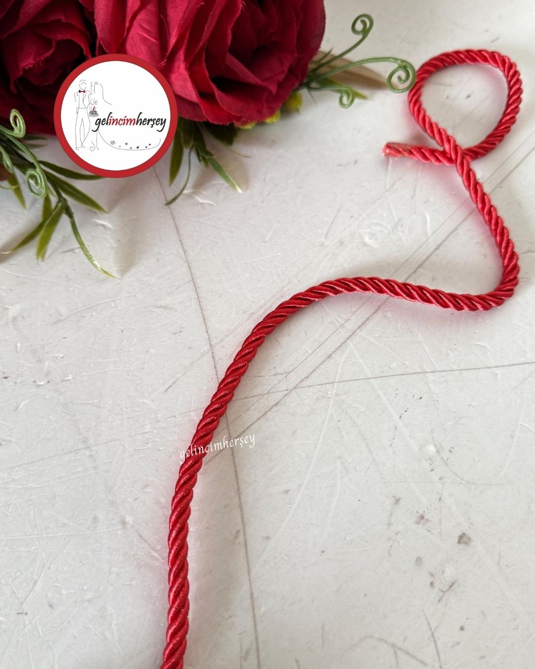 GelincimherşeyHalatKordonİpKırmızı