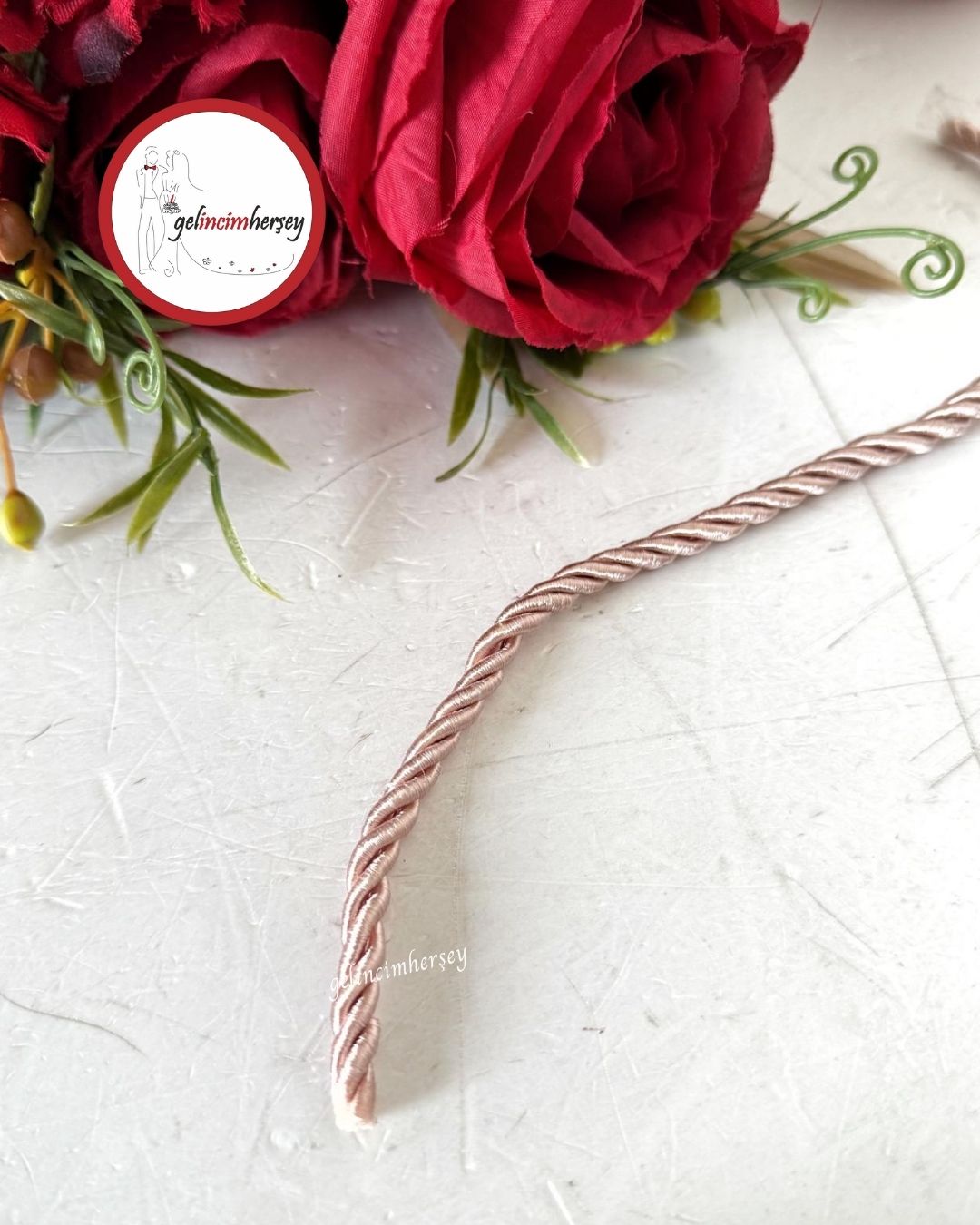 GelincimherşeyHalatKordonİpPudra