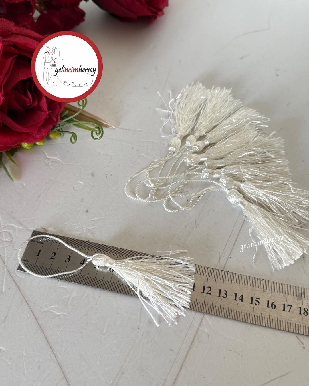 GelincimherşeyPüskül7cmEkru2