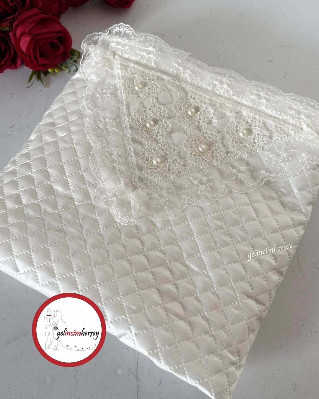 GelincimherşeySatenKapitoneKumaşDantelliHurçOrtaBoy