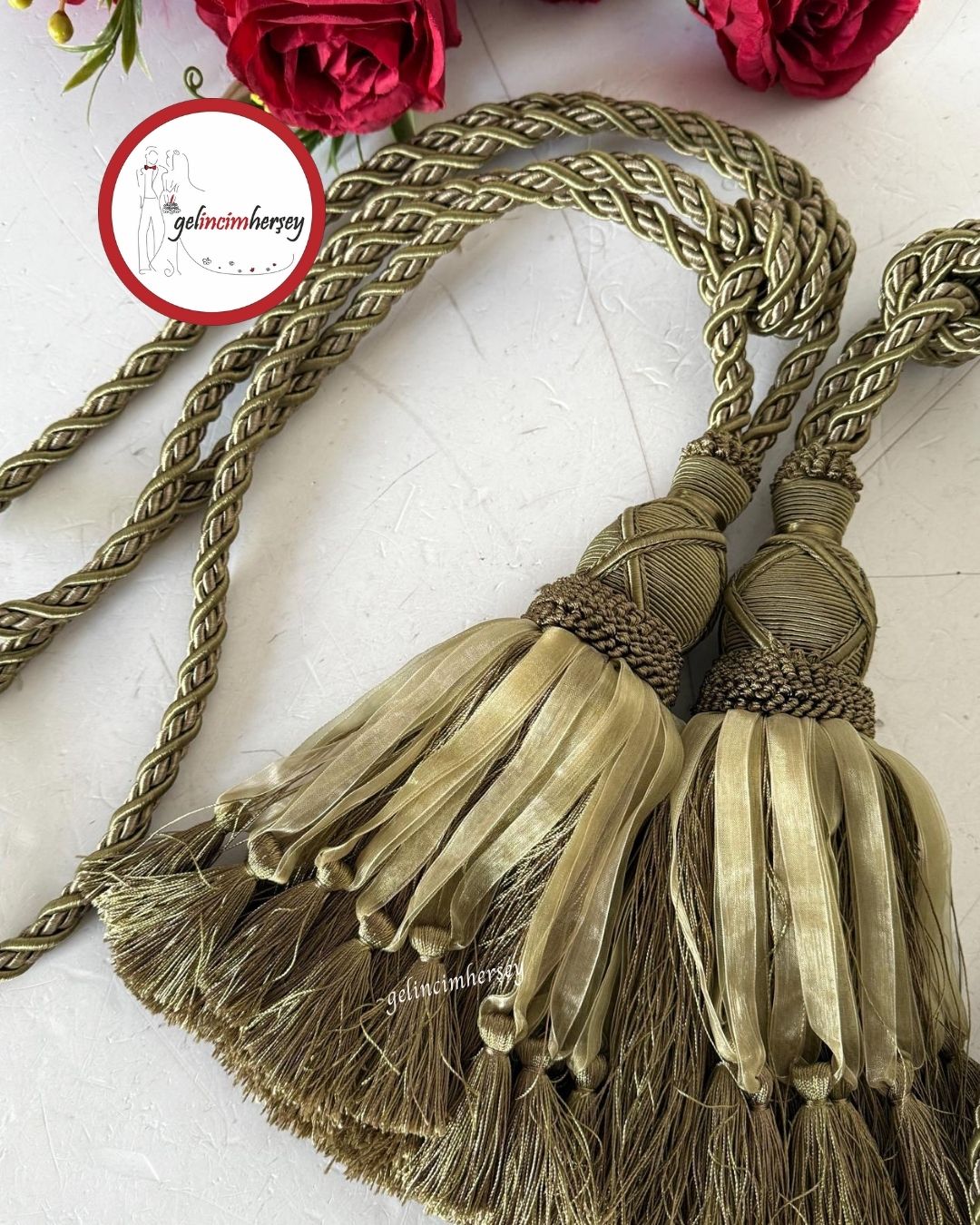 GelincimherşeyYeşilFonPerdeiçinÇiftKolBağıPüsküllü2liBraçol1