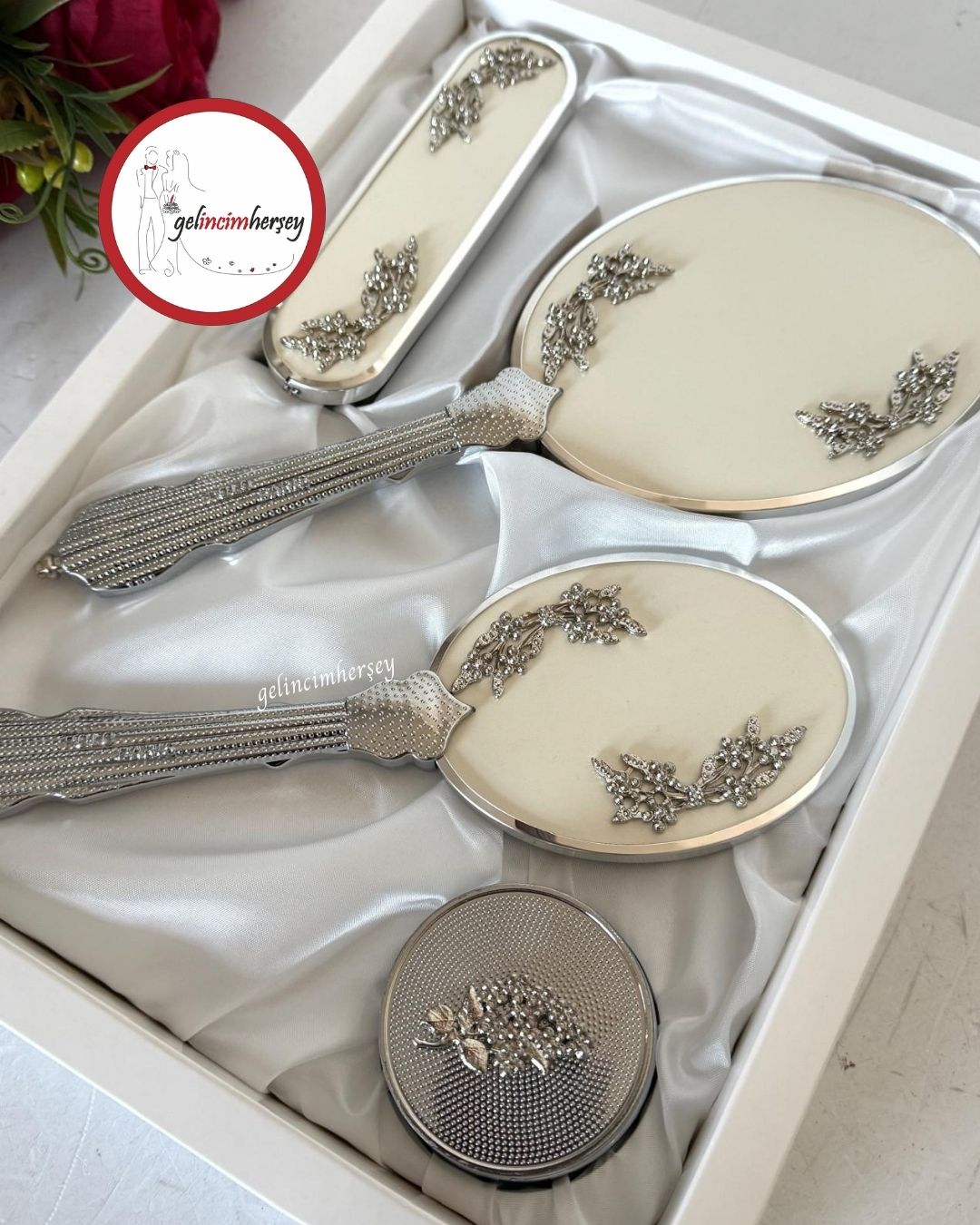 Gelincimherşey4ParçaAynaTarakÇelenkKremGümüş
