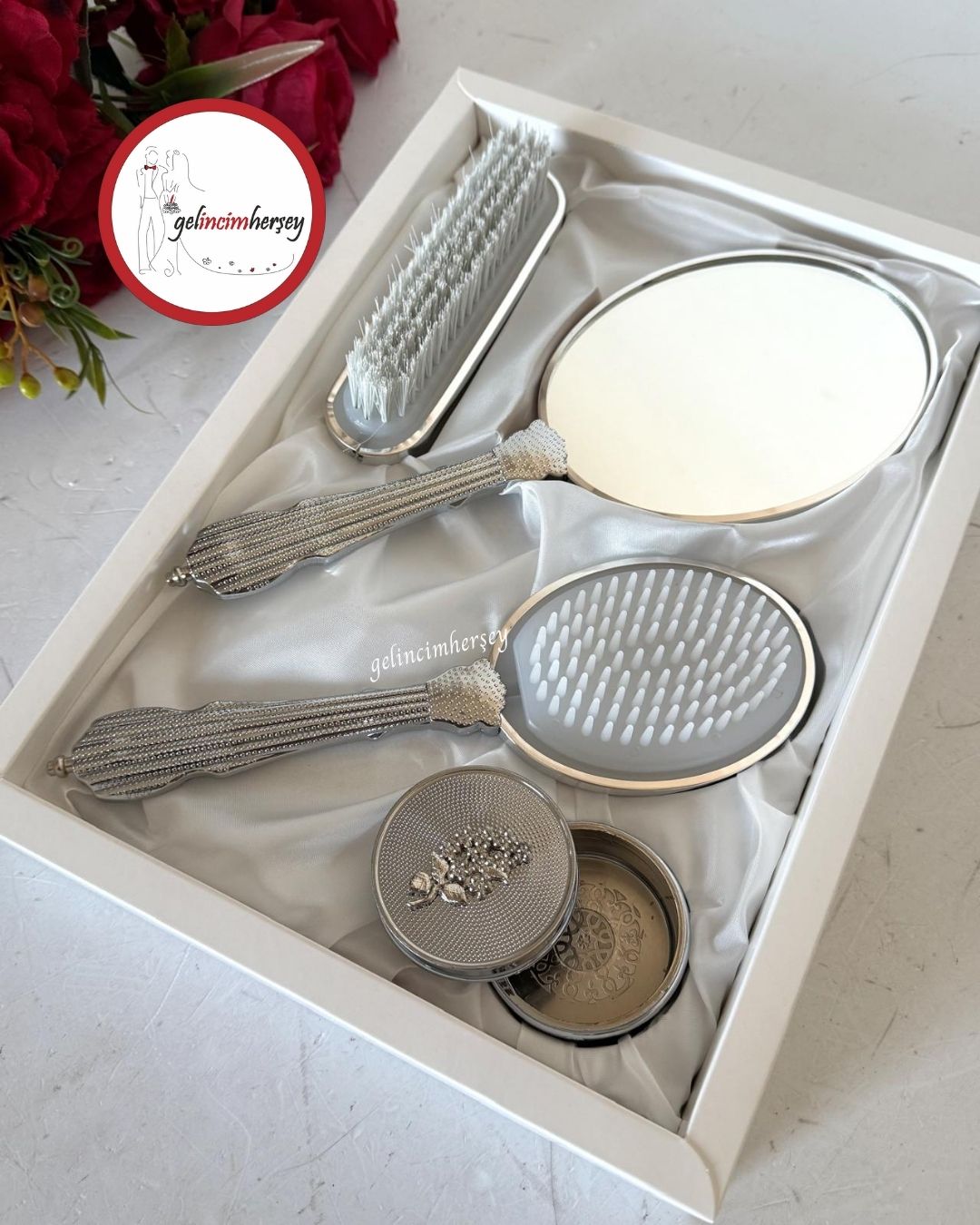 Gelincimherşey4ParçaAynaTarakÇelenkKremGümüş2