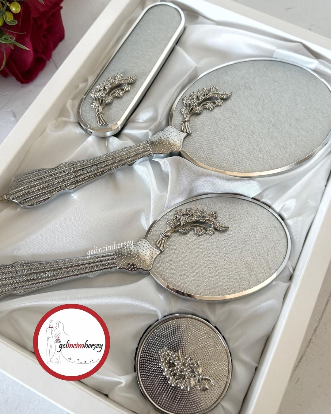 Gelincimherşey4ParçaAynaTarakZambakGümüş