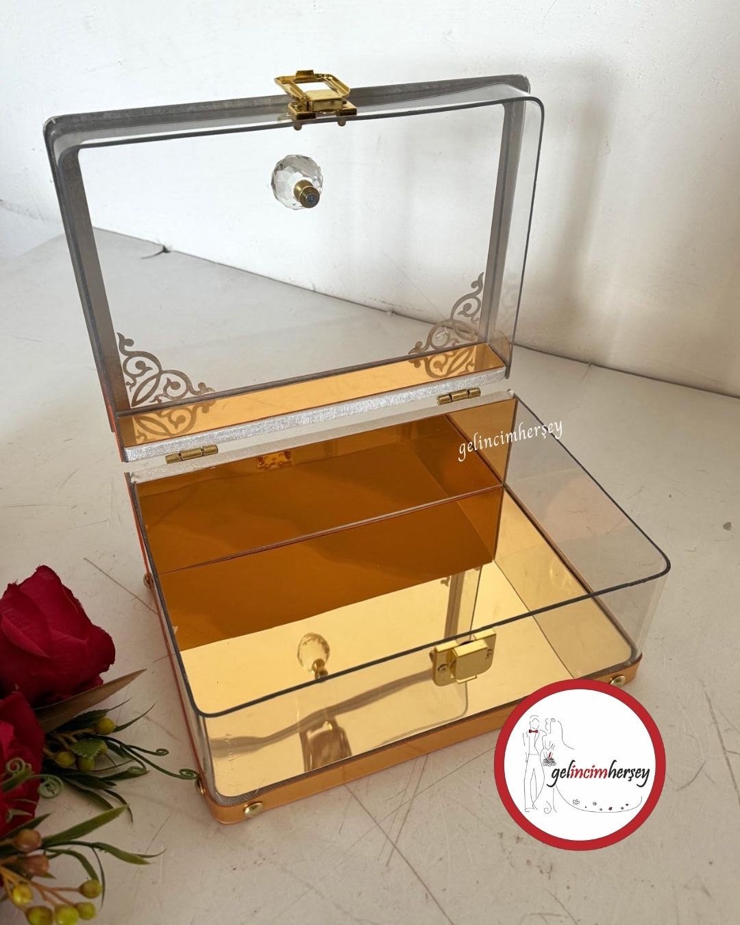 GelincimherşeyGoldKristalBaşlıklıŞeffafMakyajSandığı2 Gelincimherşey Gold Kristal Başlıklı Şeffaf Makyaj Sandığı