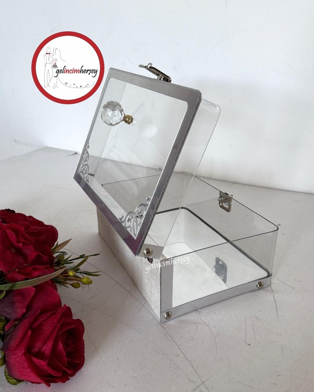 Gelincimherşey Gümüş Kristal Başlıklı Şeffaf Makyaj Sandığı