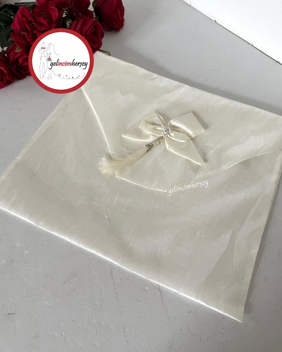 Gelincimherşey Saten Fiyonklu Zarf Bohça Krem