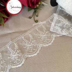 Gelincimherşey Geniş Demet Çiçekli Dantel Tül Güpür 8 cm 4 Metre - KIRIK BEYAZ